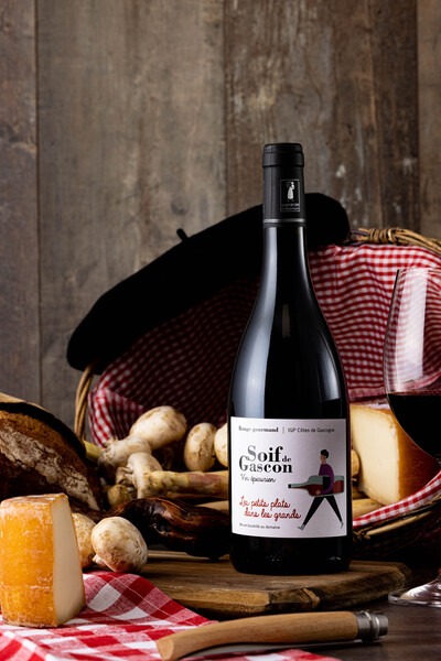 les petites plats dans les grands vin rouge